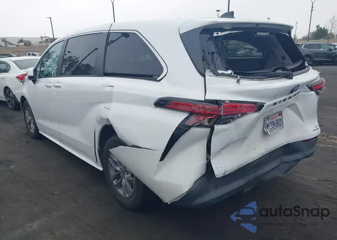 2022 Toyota Sienna Le z USA, uszkodzony, nr VIN 5TDKRKEC0NS108975